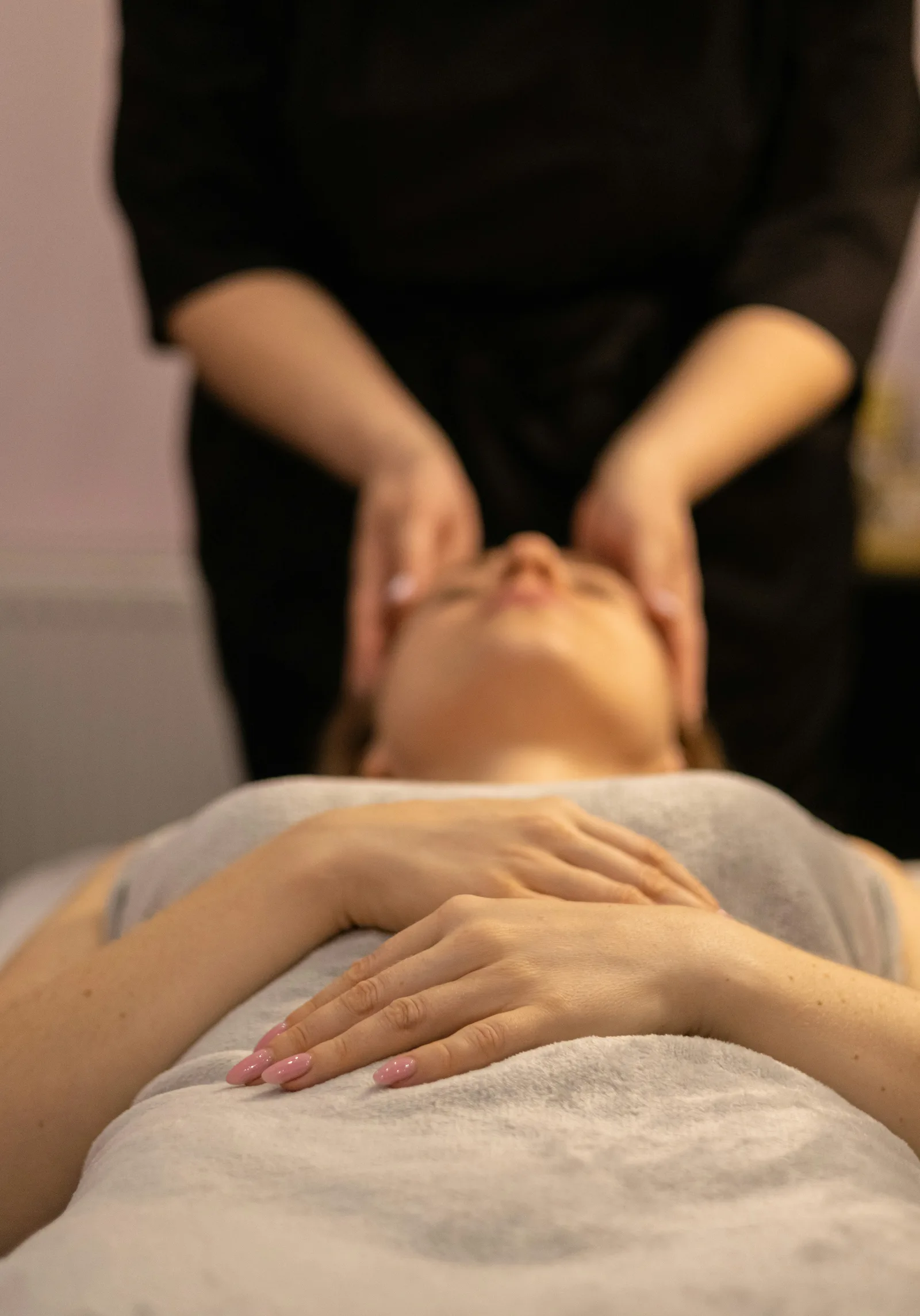 Massage du visage liftant japonais inspiré du Kobido